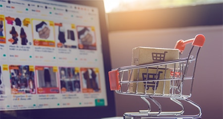 Retail and e-commerce: personalizing the shopping journey